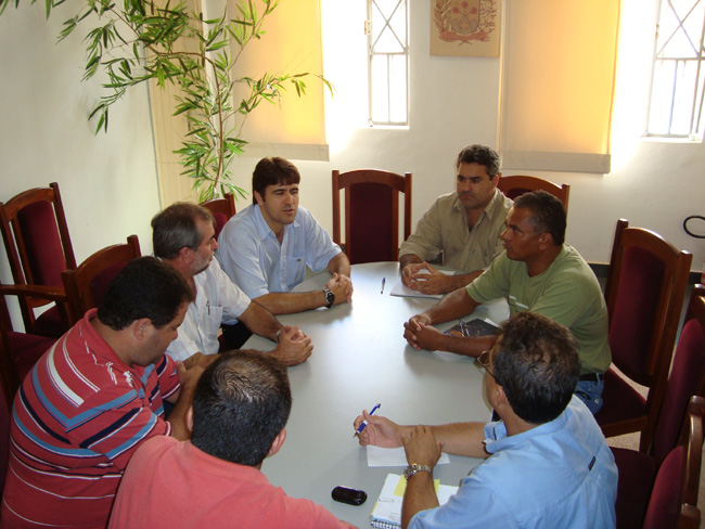 Participantes da reunião em 15 de abril