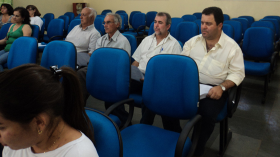 Vereadores Nardo Gurjon, Zinho Cantori e Fabinho acompanharam toda a reunião