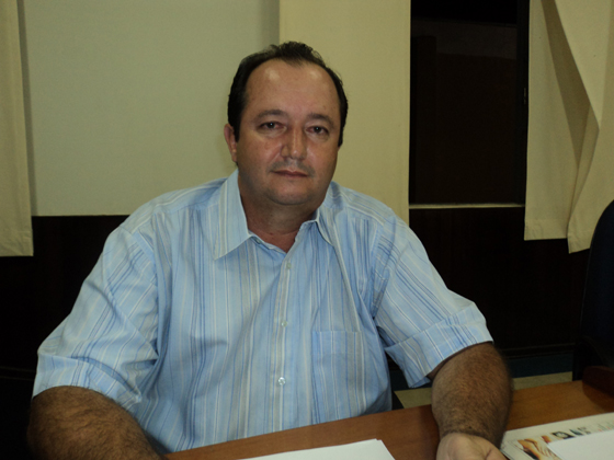 Vereador Té homenageia empresária com título de Cidadã monte-azulense