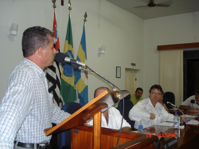 Valdinei José Carvalho pede apoio do Legislativo, na Tribuna Popular