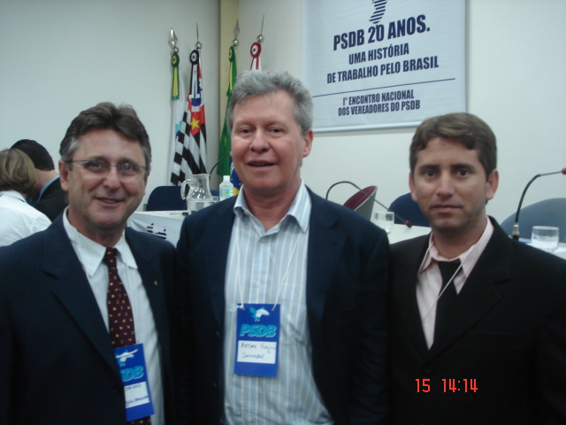 Presidente Luiz Carlos Geromini, senador Arthur Virgilio e o vereador Josnei Bento Gomes