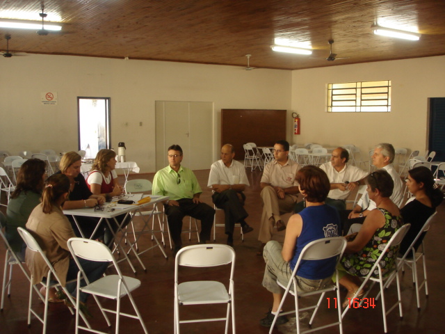 Participantes da reunião no Centro Comunitário