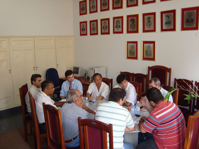 O presidente Marcelo com os membros das comissões permanentes da casa legislativa