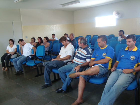 Participantes da reunião no Centro de Saúde “Dr. Alcides Facundo Arroyo”
