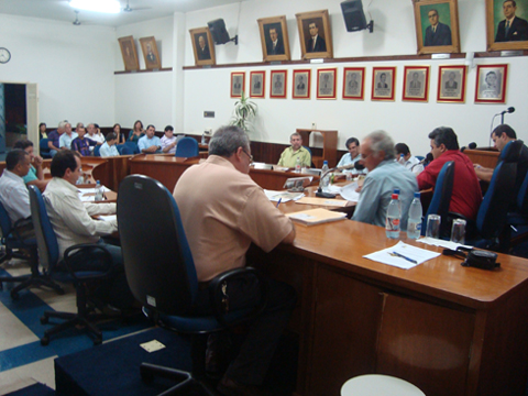 Vereadores e público durante a sessão do dia 17, no Plenário Palmiro Torrieri