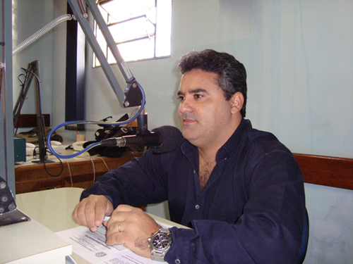 Marcelo Otaviano durante programa jornalístico