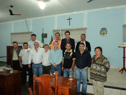 Vereadores de Cajobi e de Monte Azul Paulista, após sessão na Câmara de Cajobi