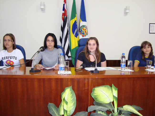 Mesa Diretora Mirim: Helena, Fabiana, Mariana e Beatriz