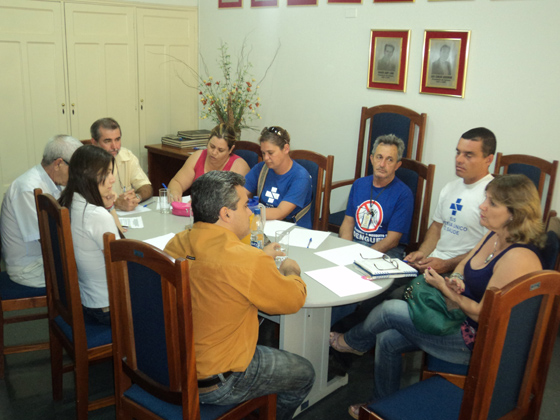 Participantes da reunião que discutiu a pauta do encontro do comitê da dengue