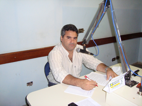 Presidente da Casa de Leis nos estúdios da Rádio Princesa