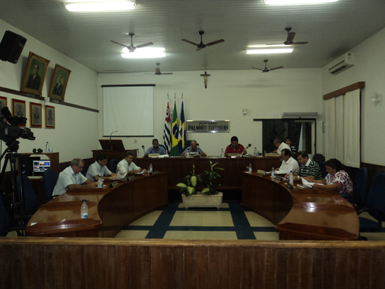 Vereadores durante a sessão ordinária do dia 19 de novembro