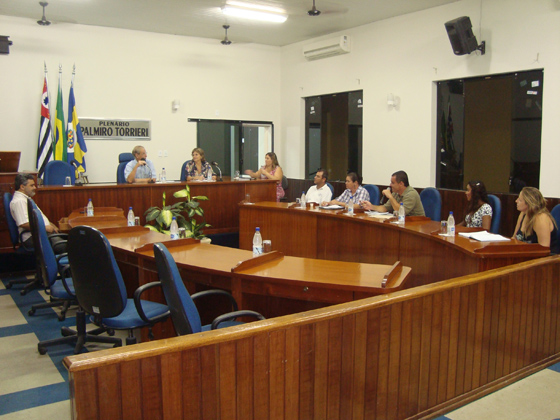 Participantes da reunião do Comitê contra a Dengue, sob a presidência do Dr. Carlos Patrício de Almeida