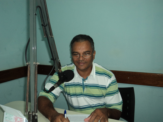 Presidente do Legislativo: Antônio da Costa Filho, durante a participação em programa jornalístico na Rádio Princesa